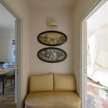 Maria Villa