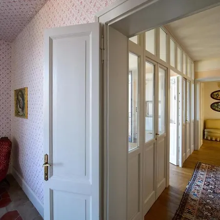 Maria Villa *